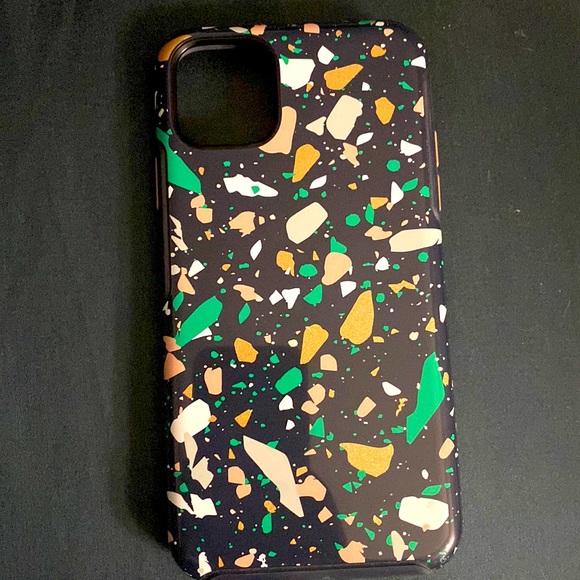 iPhone case - Picture 1 of 3